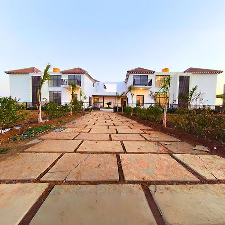 Mount Lake Villa Resort Игатпури Екстериор снимка