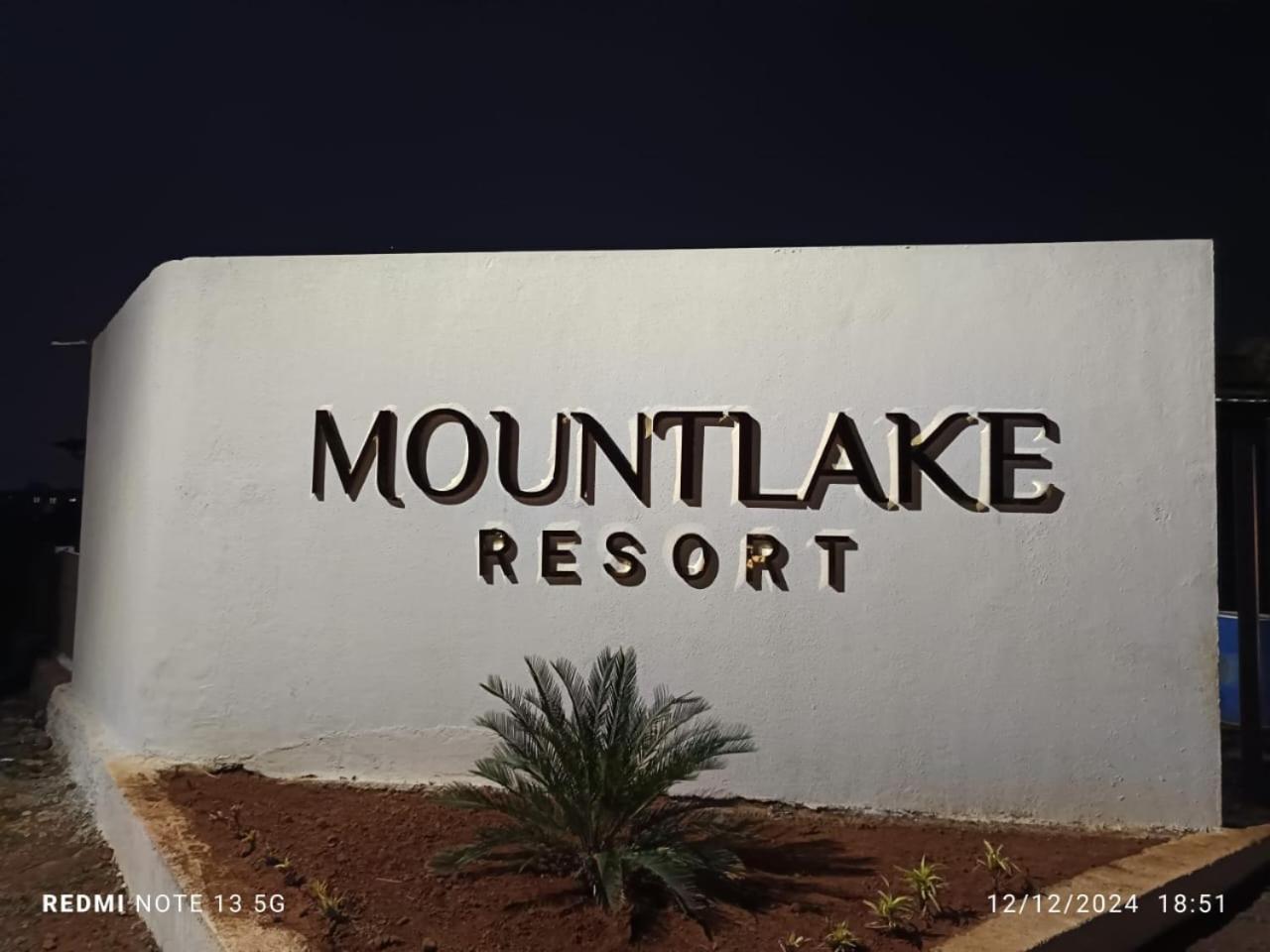 Mount Lake Villa Resort Игатпури Екстериор снимка